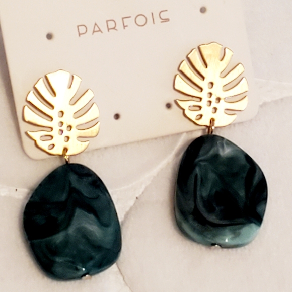 New (never worn) Gold Leaf + Turquoise Stone Earrings - Picture 1 of 2